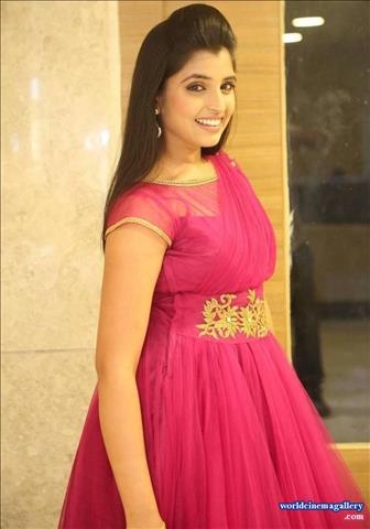 Anchor Shyamala Photos In Red Dress