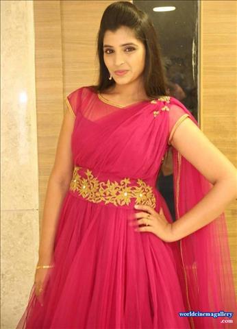 Anchor Shyamala Photos In Red Dress