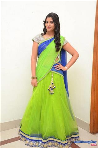 Anchor Shyamala Stills At Birthday Celebrations In Green Half Saree - World Cinema Gallery
