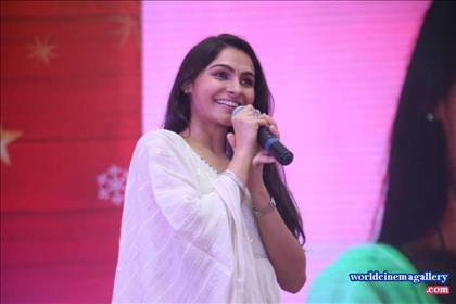 andrea jeremiah Great Carnival of Narayana Group of Schools