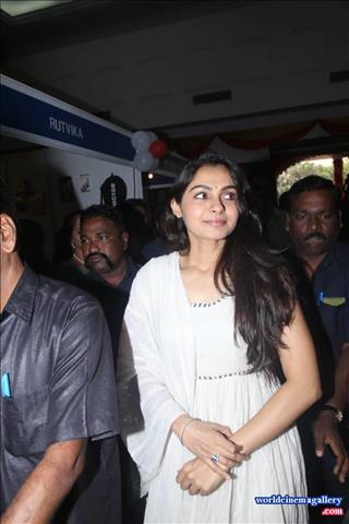 andrea jeremiah Great Carnival of Narayana Group of Schools