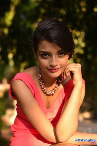 Ashna Zaveri latest hot stills