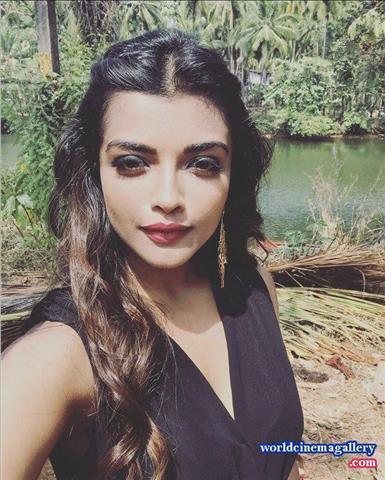 Ashna Zaveri photo stills in BrammaDotCom movie