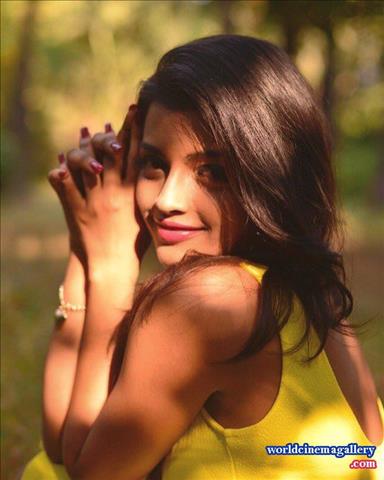 Ashna Zaveri photo stills in BrammaDotCom movie