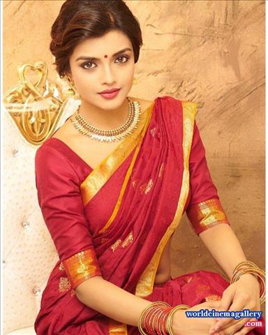 Ashna Zaveri photo stills in BrammaDotCom movie