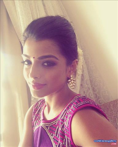 Ashna Zaveri photo stills in BrammaDotCom movie