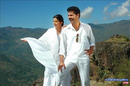 Bhoomika Stills in Kalavaadiya Pozhuthugal