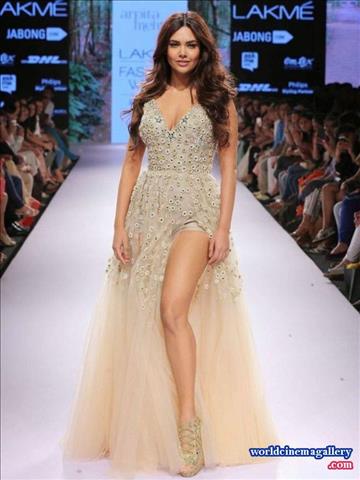 Esha Gupta Hot Bikini Stills