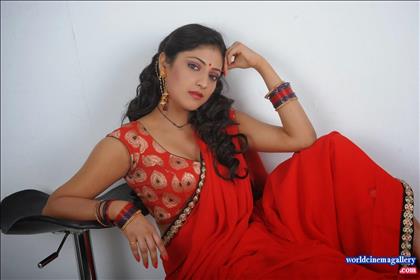 Hari priya Hot  Spicy Red Saree Stills - World Cinema Gallery