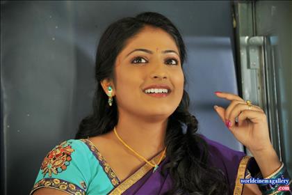 Hari priya Hot Stills from Idi pedda saitan movie - World Cinema Gallery