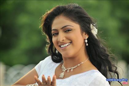 Hari priya Hot Stills from Idi pedda saitan movie - World Cinema Gallery