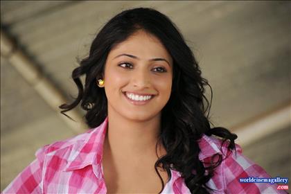 Hari priya Hot Stills from Idi pedda saitan movie - World Cinema Gallery