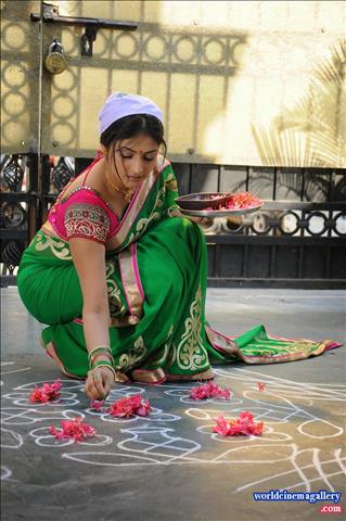 Hari priya Hot Stills from Idi pedda saitan movie - World Cinema Gallery