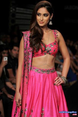 Ileana Sexy Navel Exposing Rampwalk Latest Stills
