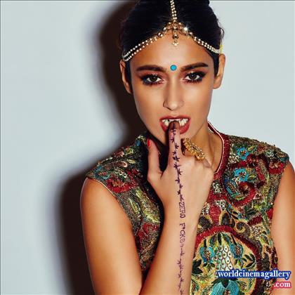 Ileana Sexy Navel Exposing Rampwalk Latest Stills