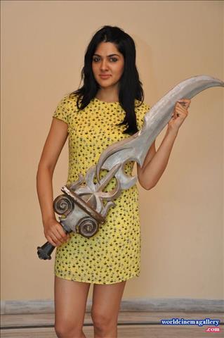 James Bond Heroine Sakshi Chaudhary Hot Stills