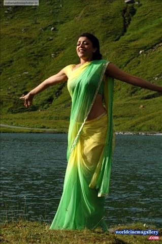 Kajal Agarwal Green Saree Stills from Thuppakki