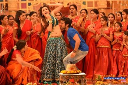 Kajal Agarwal Hot stills with ram charan