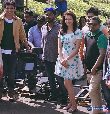 Kajal Agarwal in Kavalai Vendam Movie Stills