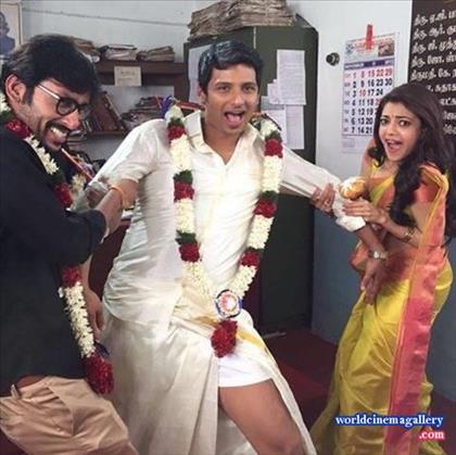 Kajal Agarwal in Kavalai Vendam Movie Stills