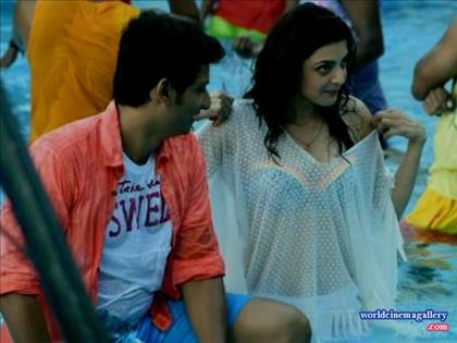 Kajal Agarwal in Kavalai Vendam Movie Stills