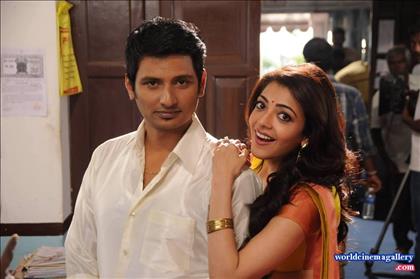 Kajal Agarwal in Kavalai Vendam Movie Stills