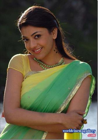 Kajal Agarwal Stills in Green Saree at Thuppakki movie