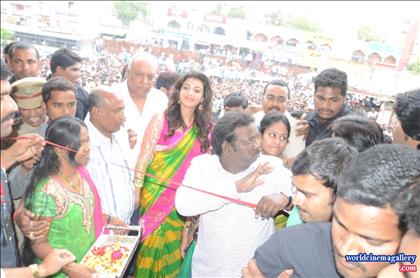 Kajal Aggarwal at Kalanikethan Fashion Mall Launch