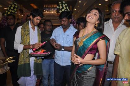 Kajal Aggarwal Stills in Green Silk Saree at Chennai Shopping Mall launch