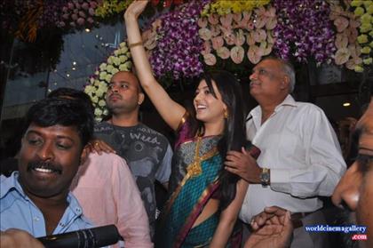 Kajal Aggarwal Stills in Green Silk Saree at Chennai Shopping Mall launch