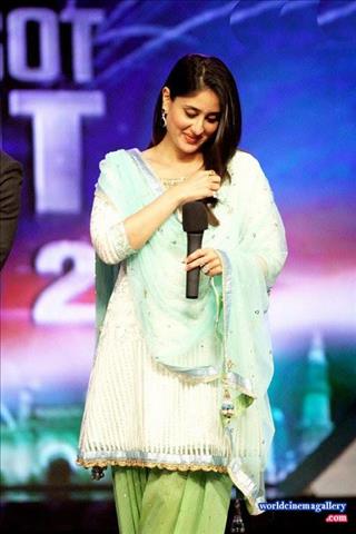 Kareena Kapoor Hot Latest Stills