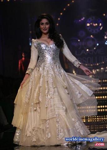 Kareena Kapoor Hot Latest Stills