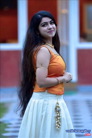 Manasa Radhakrishnan in Vikadakumarn Movie 