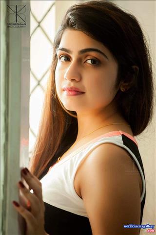 Manasa Radhakrishnan in Vikadakumarn Movie 