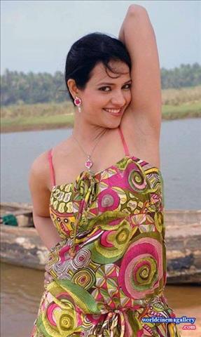 Maryada Ramanna Heroine Saloni Aswani Hot Stills 