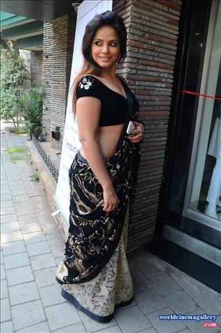 Neetu Chandra Hot Black Saree at Sandhya Singh’s Store Launch in Mumbai