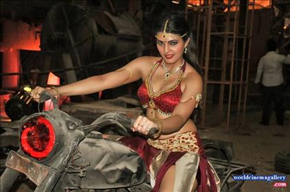 Nikesha Patel Shapu Song from Araku Road lo movie 