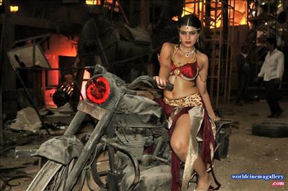 Nikesha Patel Shapu Song from Araku Road lo movie 