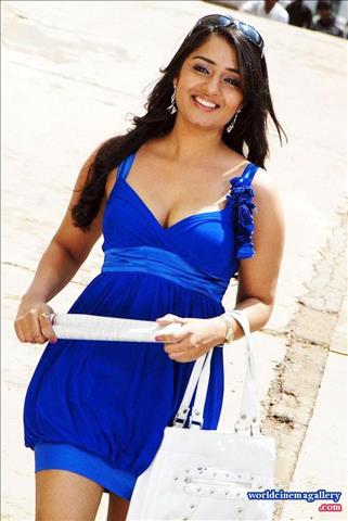 Nikitha Thukral hot images in apartment movie