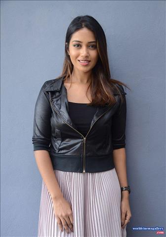 Nivetha Pethuraj latest stills from Mental Madhilo Event - World Cinema Gallery
