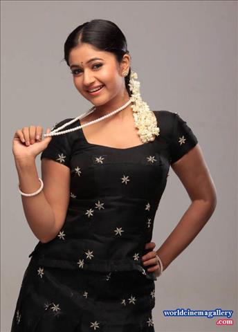 Poonam Bajwa Hot Saree stills at Aranmani 2