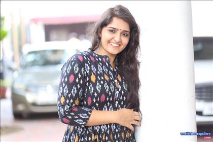 Poorna latest Photo Stills in Kodiveeran Movie