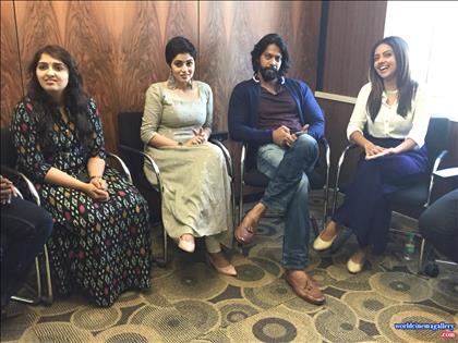 Poorna latest Photo Stills in Kodiveeran Movie