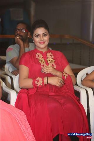 Poorna Shamna Kasim at Jayammu Nischayammu Raa Teaser Launch
