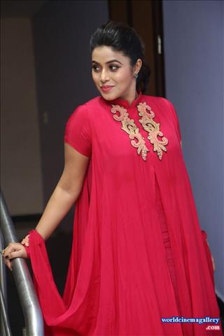 Poorna Shamna Kasim at Jayammu Nischayammu Raa Teaser Launch