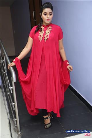 Poorna Shamna Kasim at Jayammu Nischayammu Raa Teaser Launch