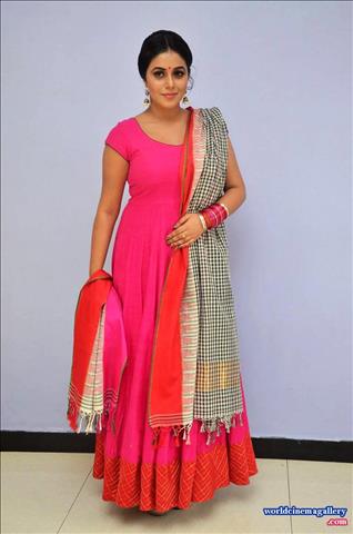 Poorna Shamna Kasim at Jayammu Nischayammu Raa Teaser Launch