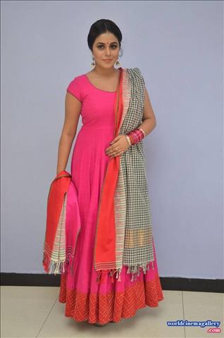 Poorna Shamna Kasim at Jayammu Nischayammu Raa Teaser Launch