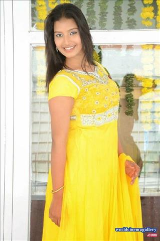 Pragnya Latest Stills in Salwar Kameez at Evariki Evaru Movie launch 