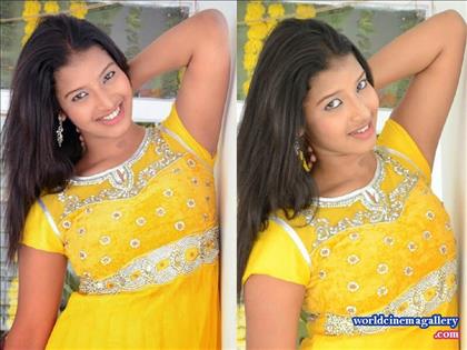Pragnya Latest Stills in Salwar Kameez at Evariki Evaru Movie launch 